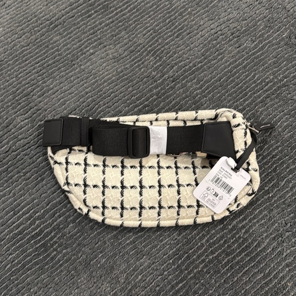 Varley - Roby Belt Bag - Picture 4 of 4